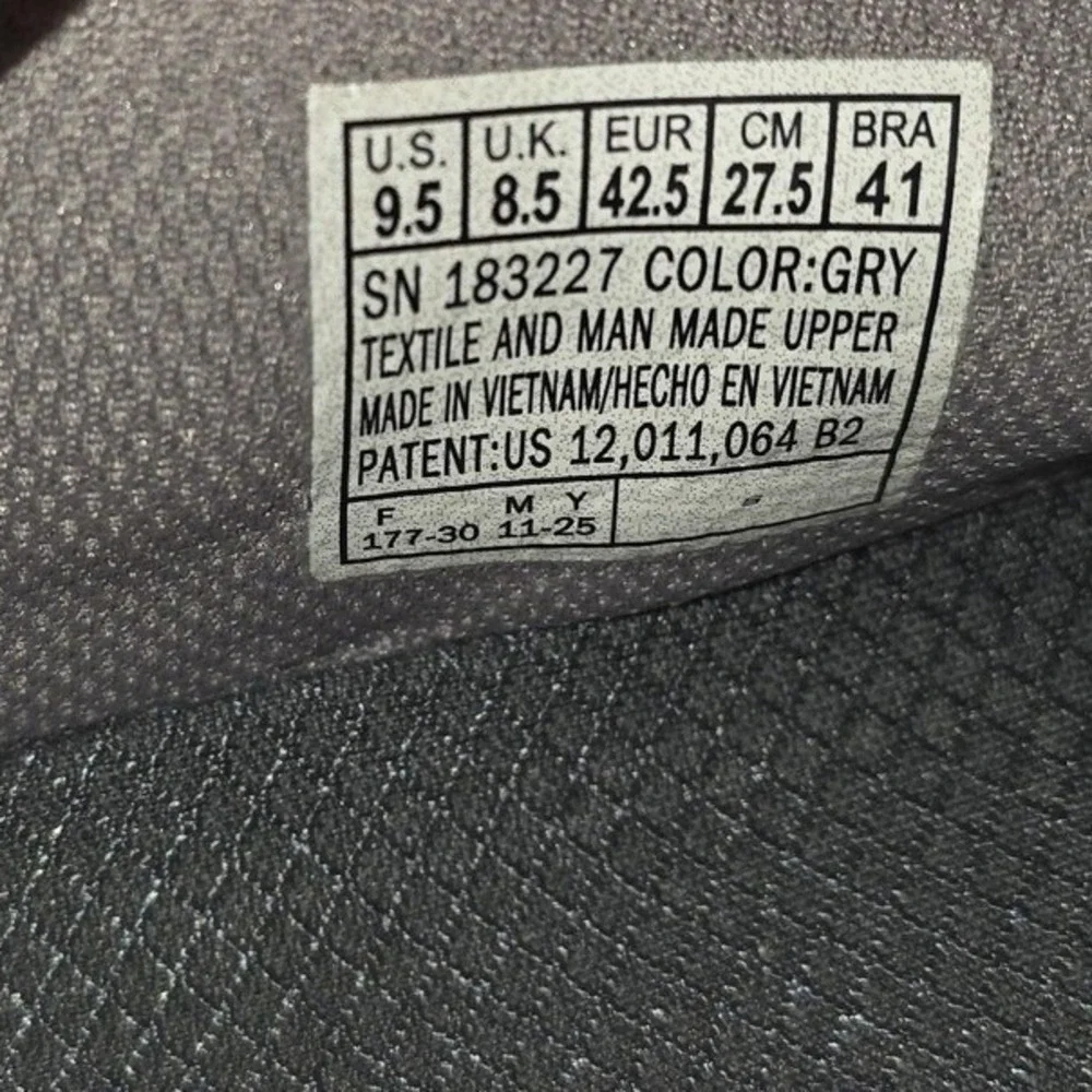 Skechers Slip-ins Shoes Mens Size 9.5 Gray Quilted Slip On Comfort SN 183227